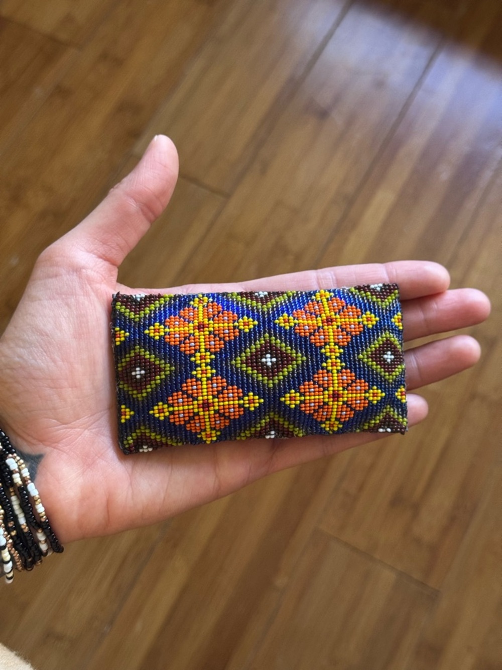 Beautiful hand-beaded barrette with bold geometric design 💙🌿
